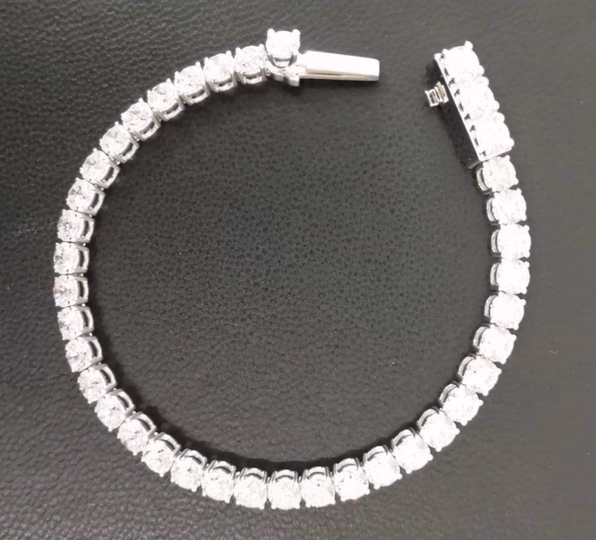 18K White Gold Lab-Grown Diamond Bracelet - 12.264 ct Total