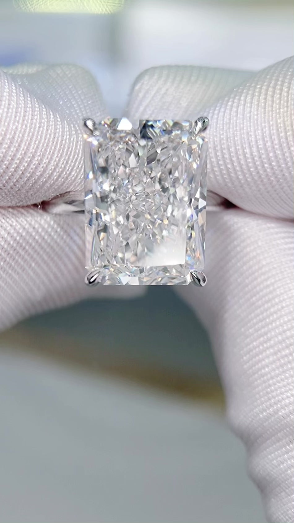 10.05 ct radiant cut lab grown diamond solitaire ring, E color VVS2, in solid 18K white and yellow gold
